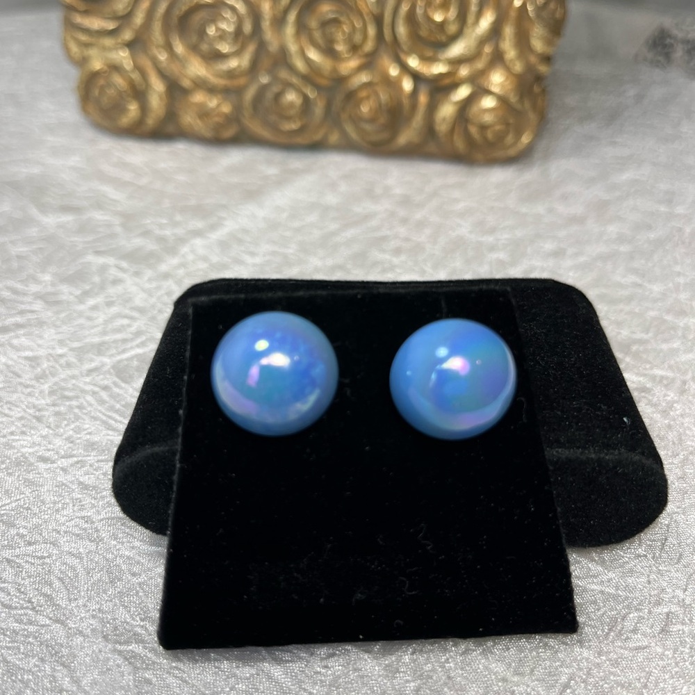 Vintage 80’s Blue Pearl Stud Earrings